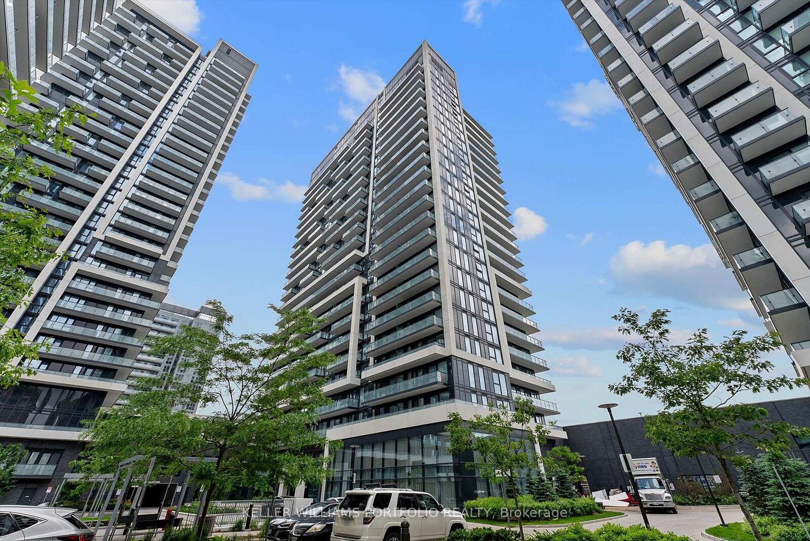 Property Photo:  95 Oneida Crescent 806  ON L4B 0H5 