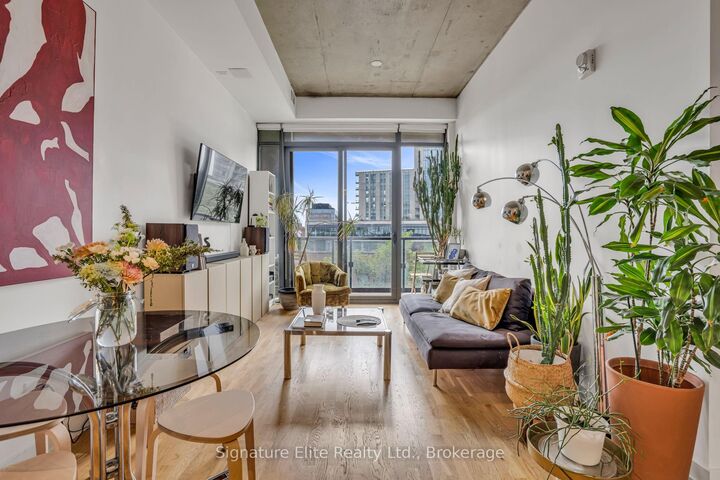 Photo de la propriété:  8 Dovercourt Road 402  ON M6J 0B6 