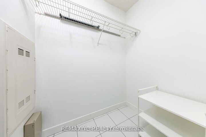 Property Photo:  121 McMahon Drive 710  ON M2K 0C1 