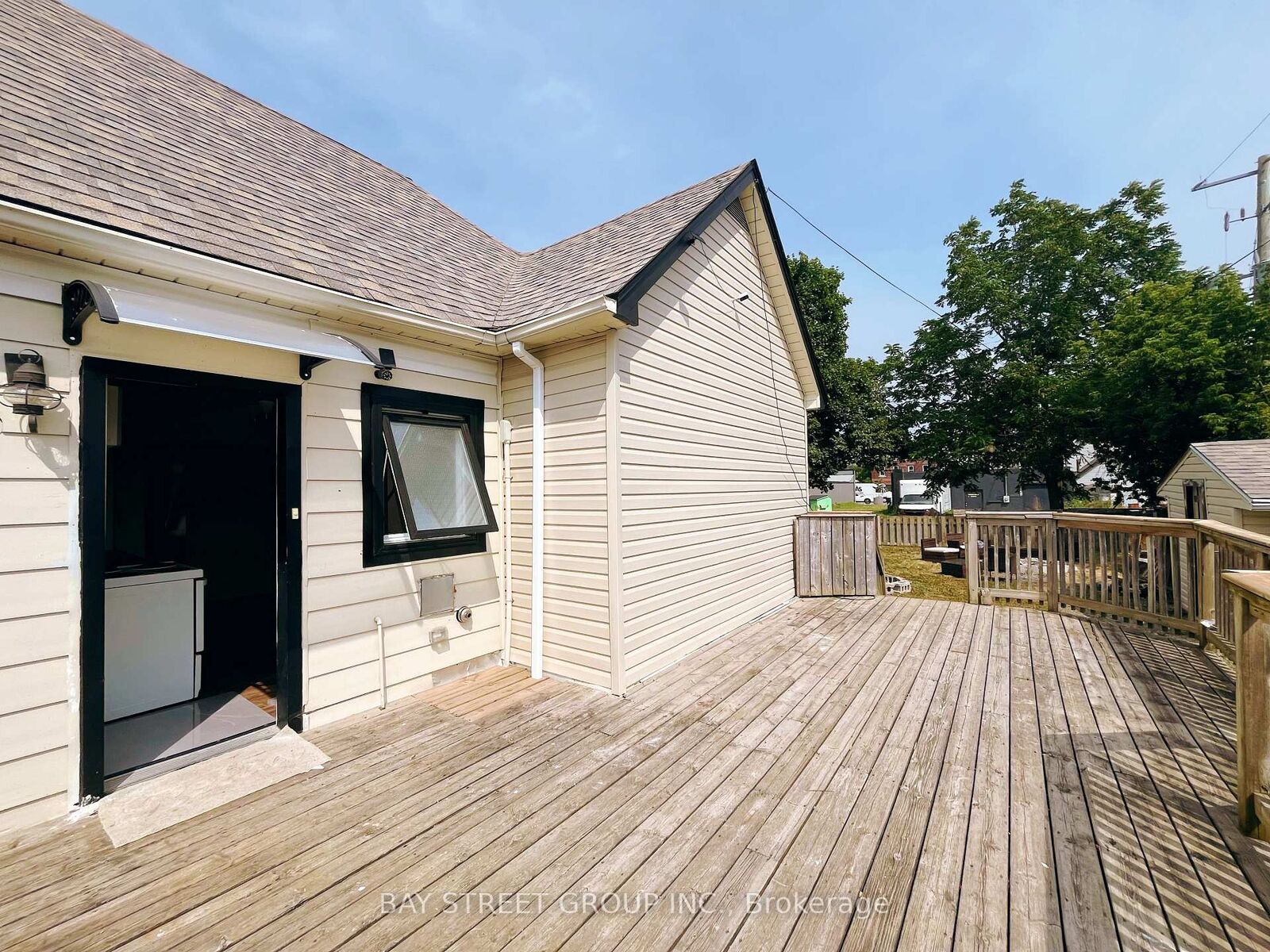 Property Photo:  70 Courtwright Street Back  ON L2A 2R7 