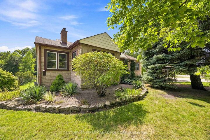 Property Photo:  1027 London Road  ON N7S 1N9 