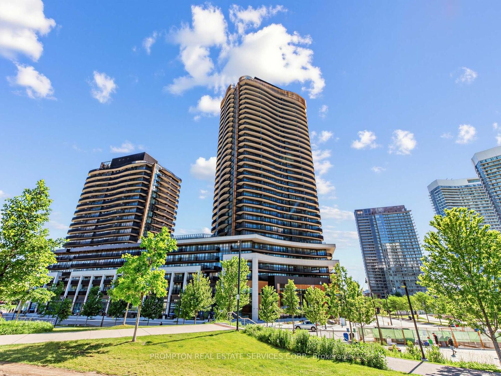 Photo de la propriété:  18 Esther Shiner Boulevard 1515  ON M2K 0J7 