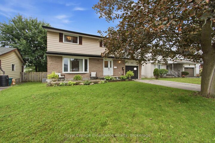 Property Photo:  12 O'Neil Crescent  ON K8V 5Y6 