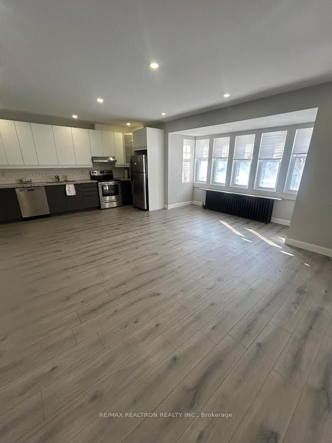 Property Photo:  485 Oriole Parkway Main  ON M5P 2H9 