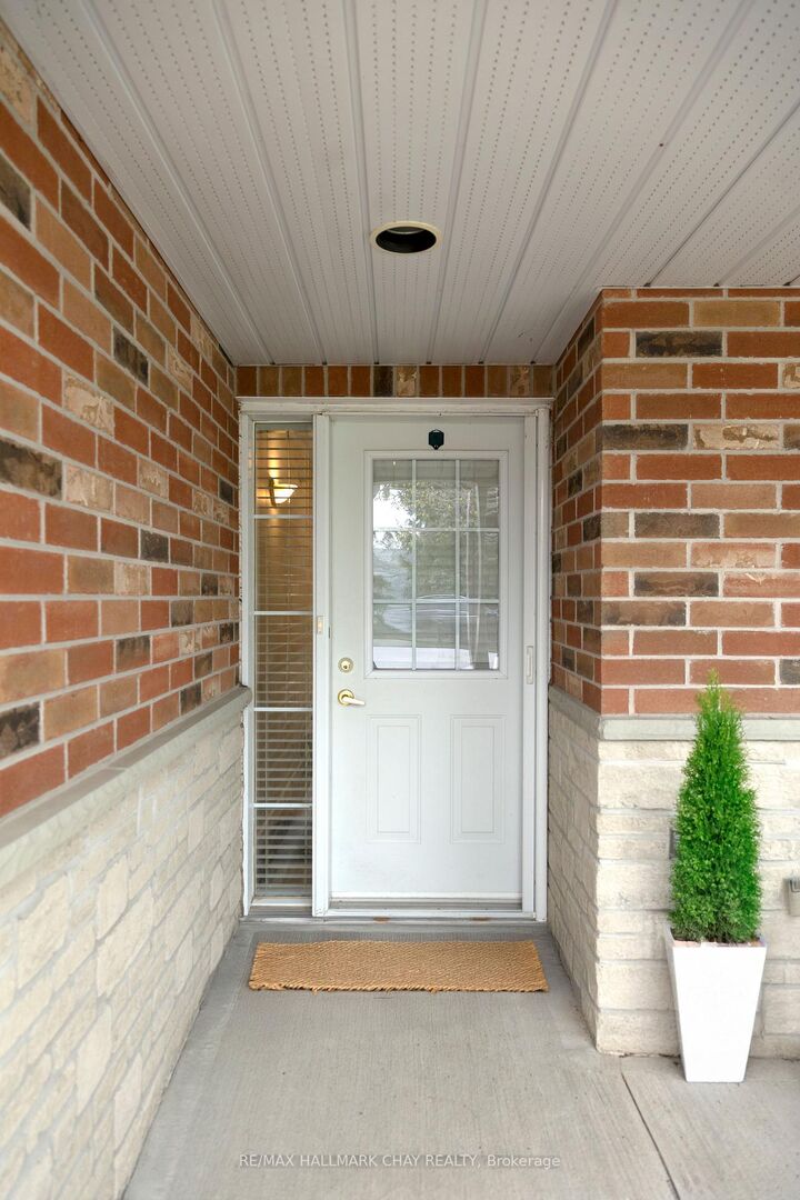 Property Photo:  275 Huron Street 11  ON L0M 1S0 