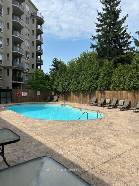 Property Photo: 2 Maison Parc Court 403 ON L4J 9K4
