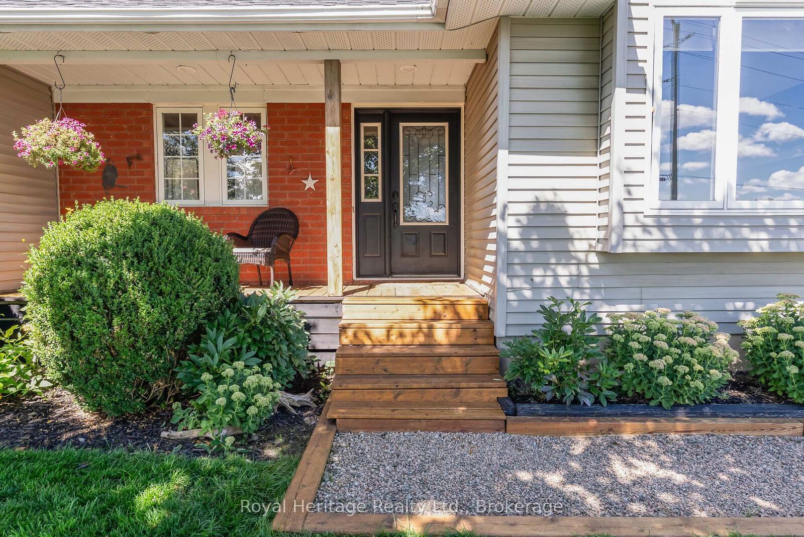 Property Photo:  87 Weldon Road  ON K9V 4R6 