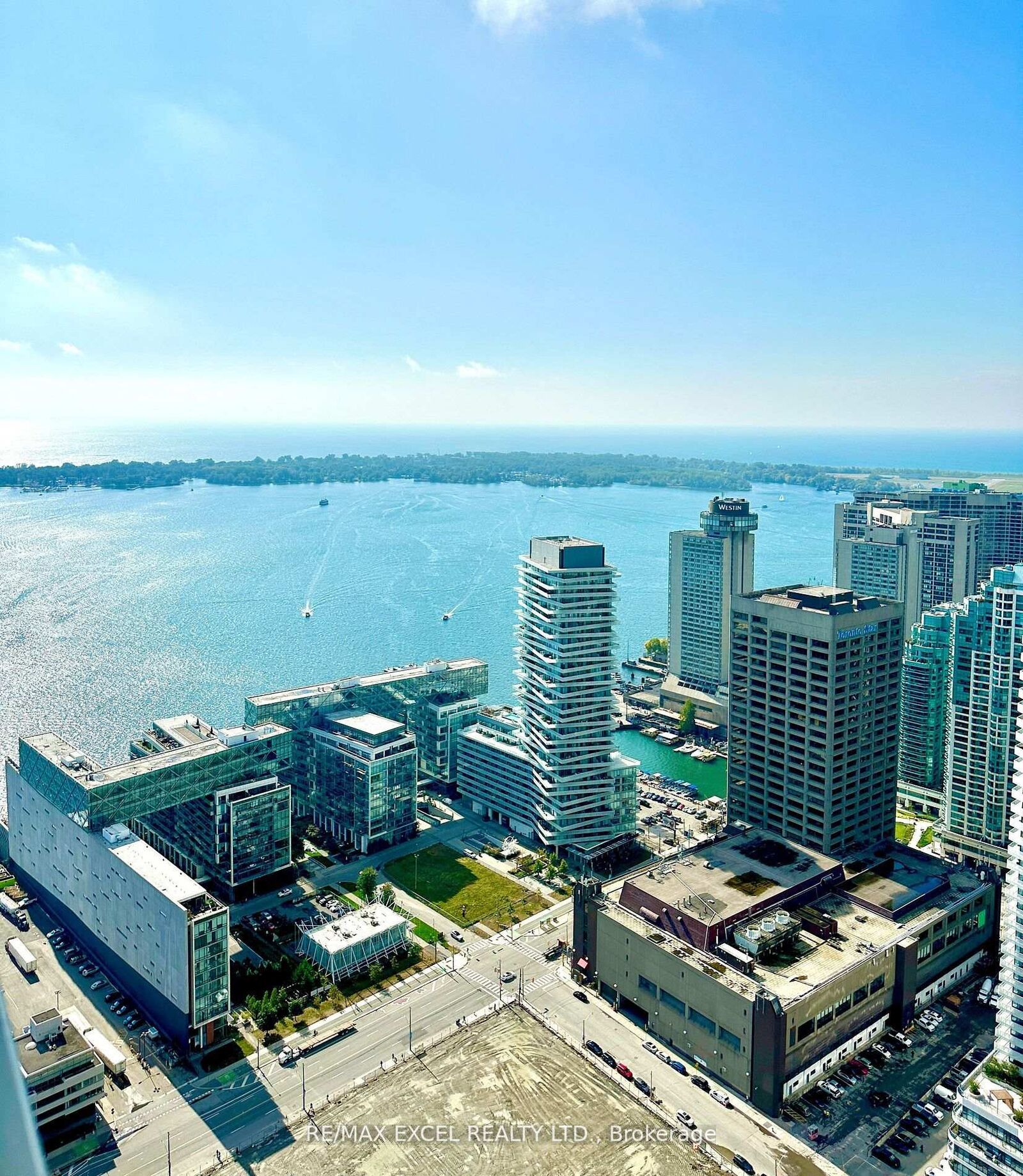Property Photo:  55 Cooper Street 5915  ON M5E 0G1 