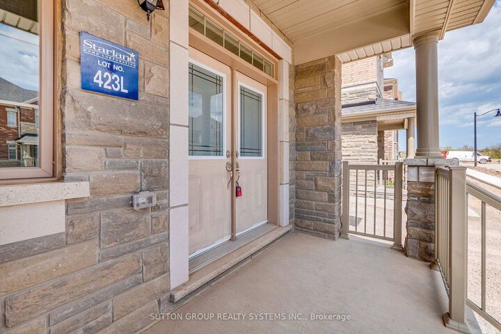 Property Photo: 59 Hager Crek Terrace ON L8B 1Z3