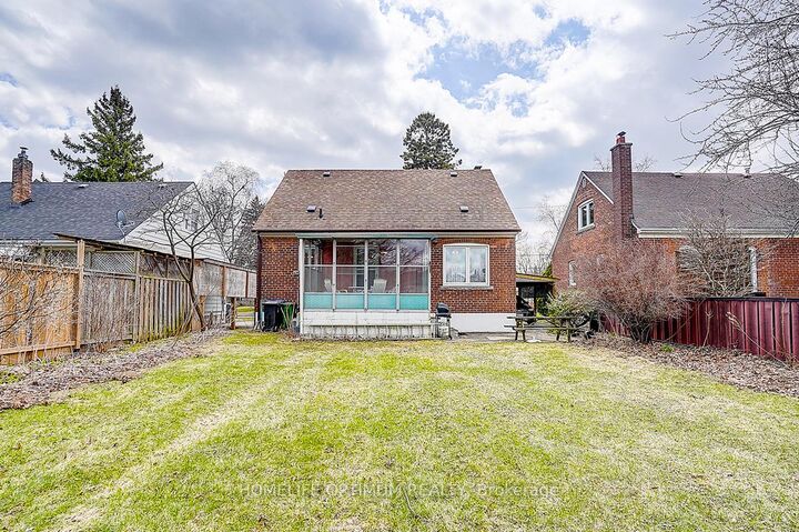 Property Photo:  16 Ayre Point Road  ON M1M 1G5 