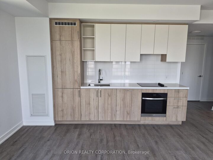Property Photo:  21 Meadowdale Road 806  ON L4K 0H6 