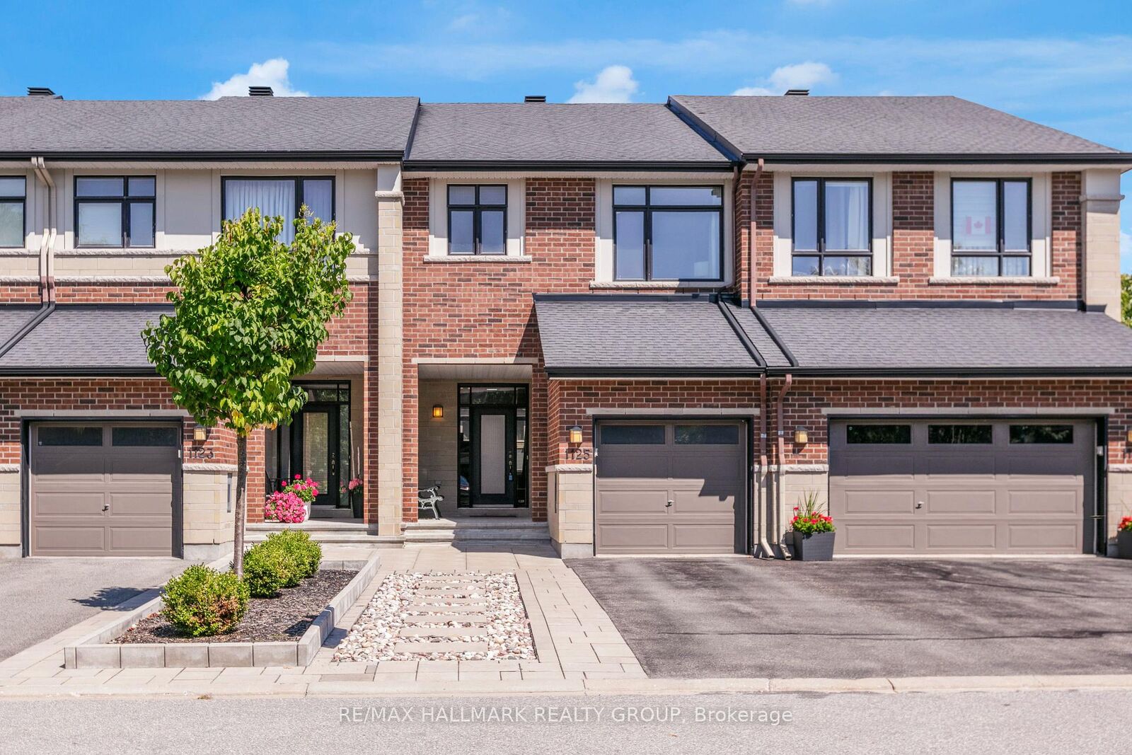 Property Photo:  1125 Tischart Crescent  ON K2T 0G4 