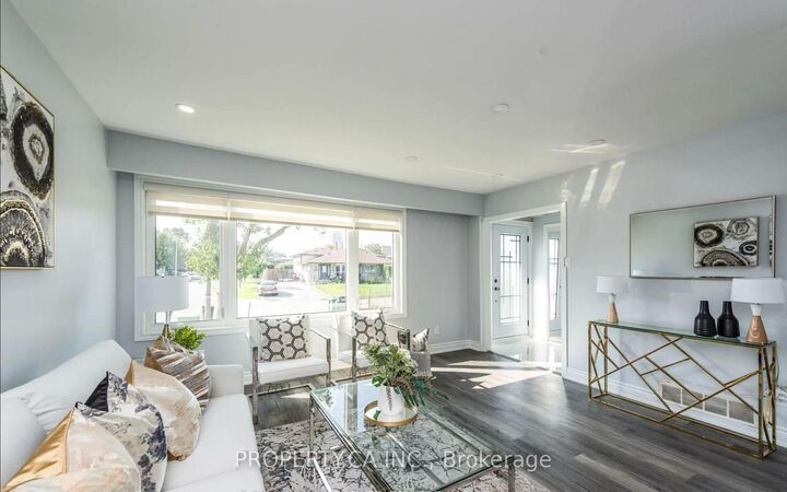 Property Photo:  46 Wilton Drive  ON L6W 3A1 