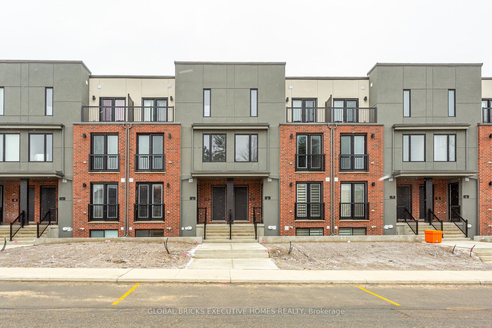 Property Photo:  99 Rogers Street 13  ON N2J 0G1 