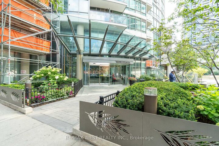 Property Photo:  373 Front Street 2509  ON M5V 3R7 