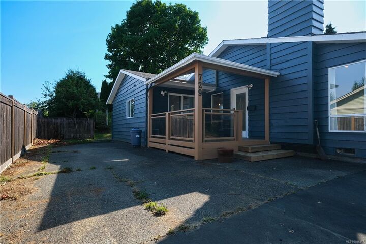 Property Photo:  729 Holm Rd  BC V9W 5R5 