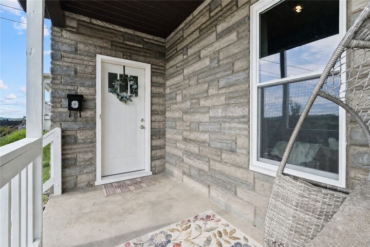 Property Photo: 333 E Grant St PA 15342