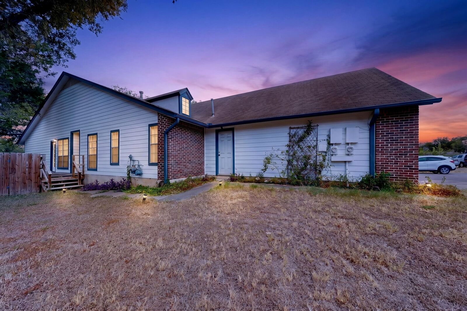 Property Photo:  1602 Waterloo Trail B  TX 78704 