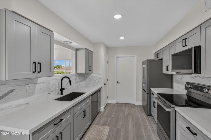 Property Photo: 13849 N Boswell Boulevard AZ 85351