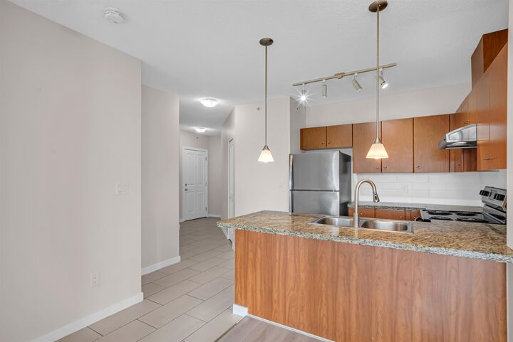 Property Photo:  511 Rochester Avenue 1104  BC V3K 0A2 