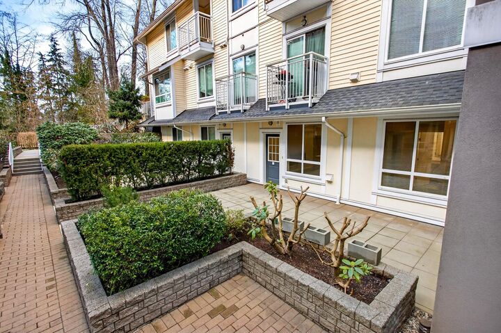 Property Photo:  6965 Hastings Street 8  BC V5B 1S9 