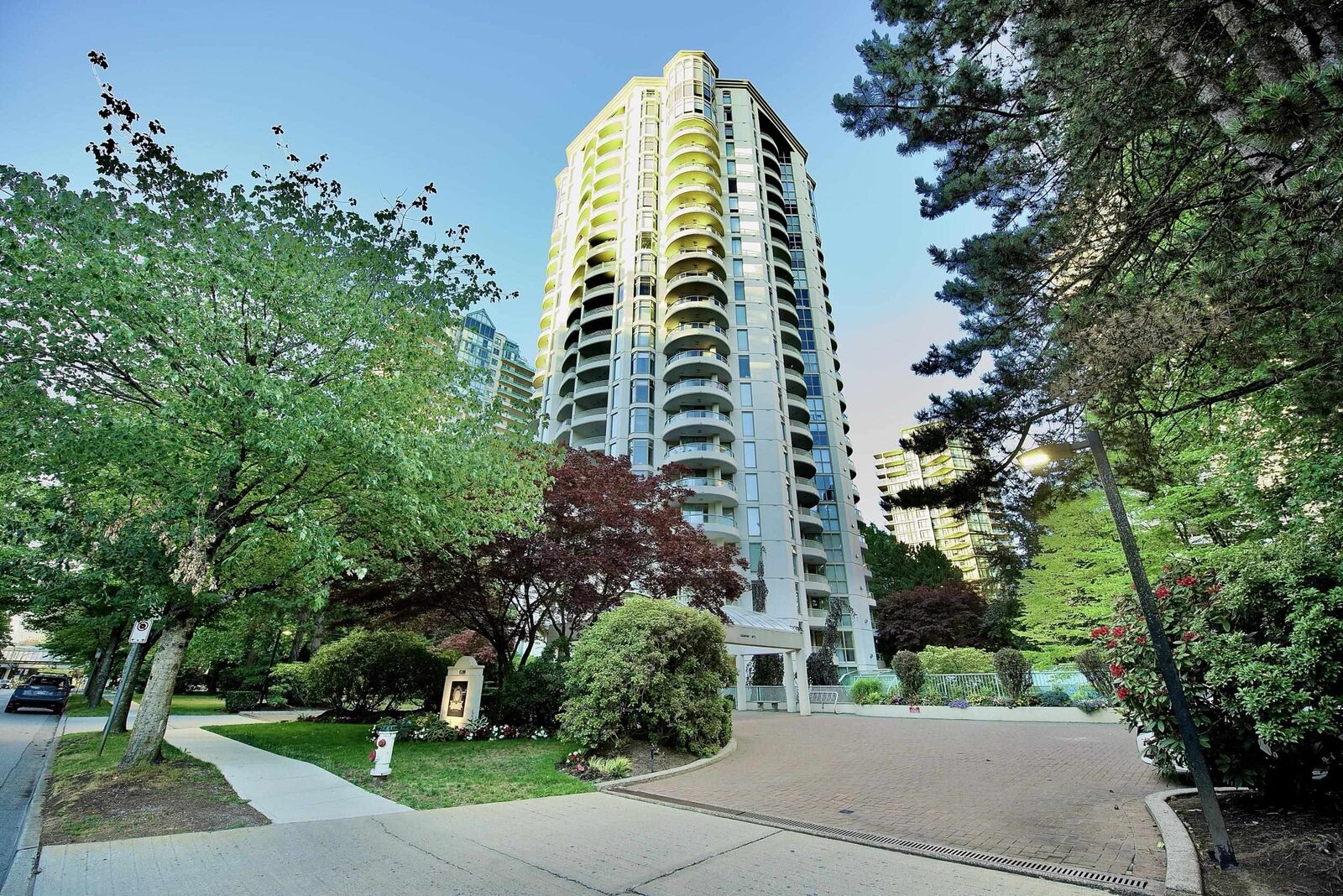 Property Photo: 6188 Patterson Avenue 105 BC V5H 2N1