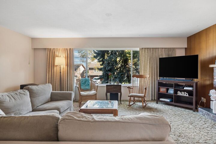 Property Photo:  5392 Maple Crescent  BC V4K 1G2 