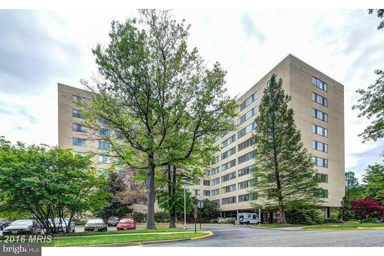 Property Photo:  6641 Wakefield Drive 105  VA 22307 