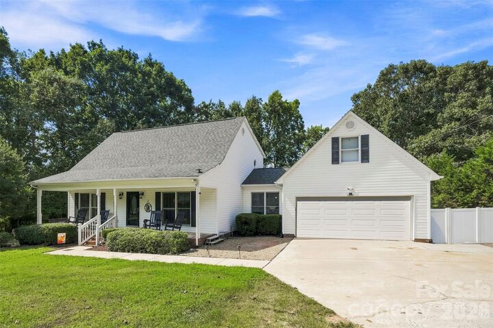 Property Photo:  110 Crystal Brook Drive  NC 28086 