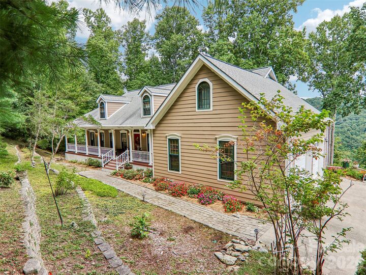 Property Photo: 16 Hobe Crest NC 28792