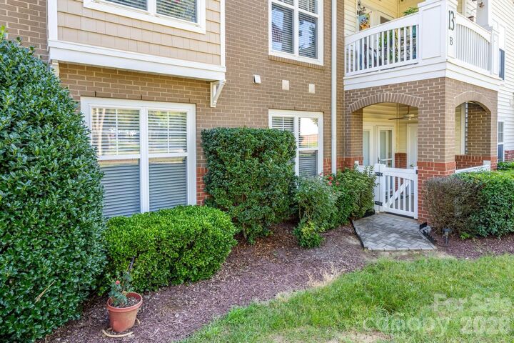 Property Photo:  16638 Amberside Road E  NC 28031 