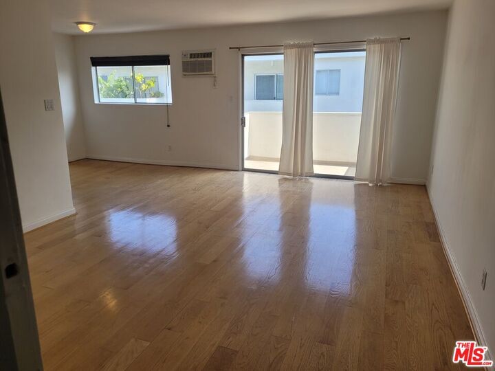 Property Photo: 960 Larrabee St, Unit 310 CA 90069