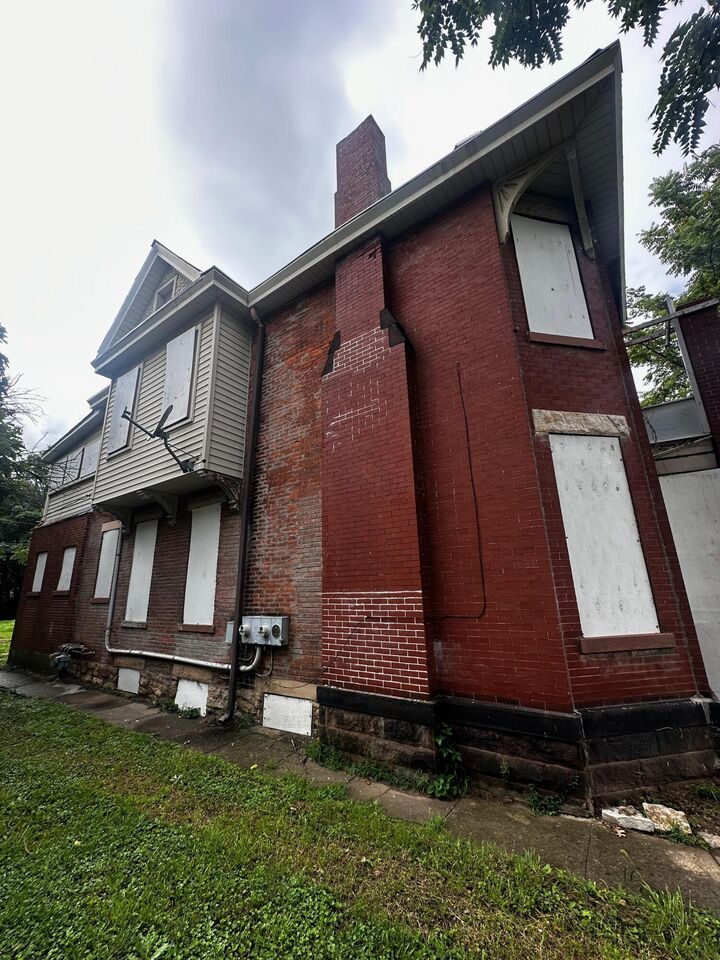 Property Photo:  617 Oakwood Avenue  OH 43205 
