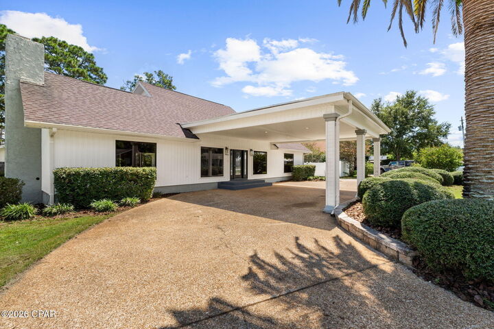 Property Photo:  324 Fairway Boulevard  FL 32407 