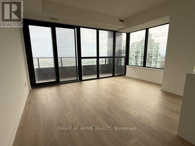 Property Photo:  4015 The Exchange Drive 2904  ON L5B 0N9 