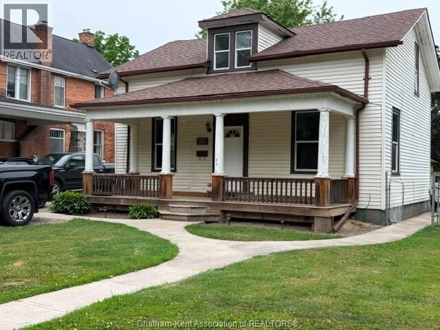 Property Photo:  303 Wellington Street West  ON N7M 1K2 