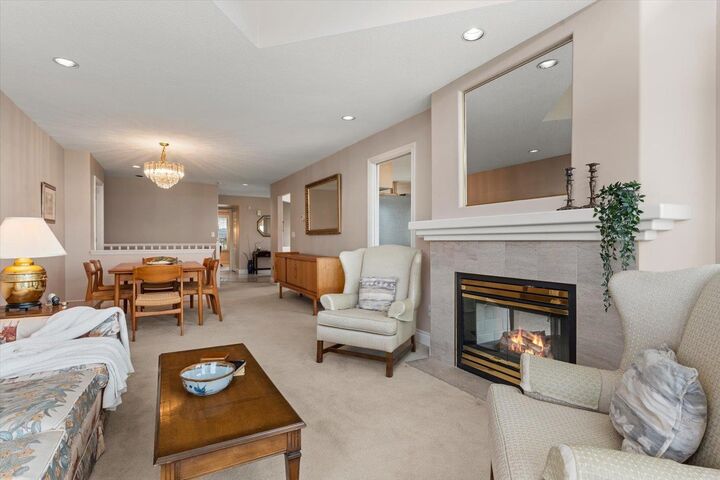 Property Photo:  3354 Horn Street 11  BC V2S 7L3 