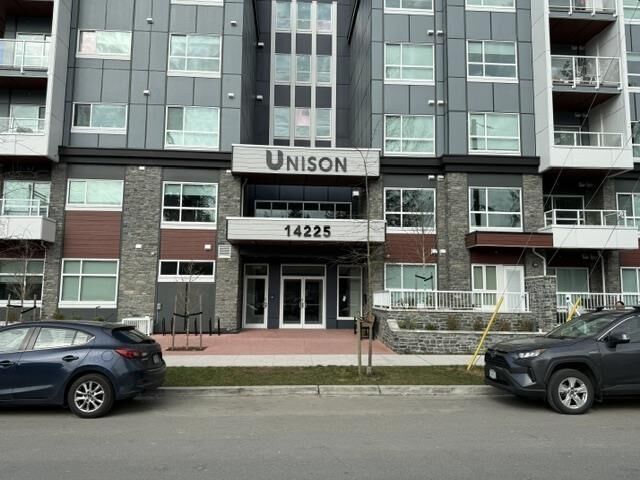 Photo de la propriété:  14225 103A Avenue 205  BC V3T 0T4 
