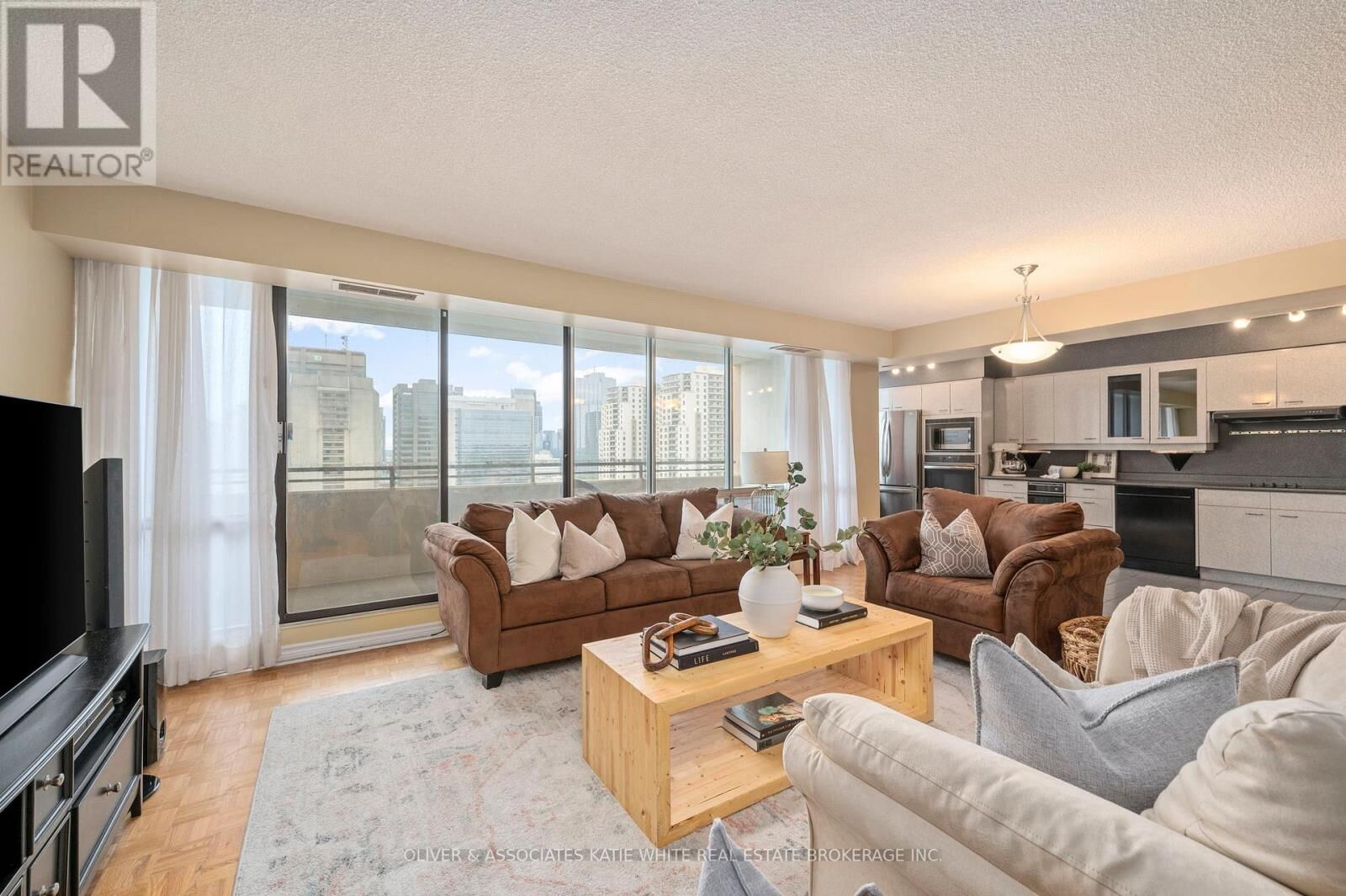 Property Photo:  380 King Street 1507  ON N6B 3L6 