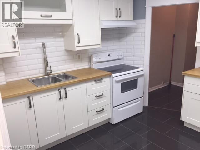 Property Photo:  73 Barnesdale Boulevard 1  ON L8M 2V5 