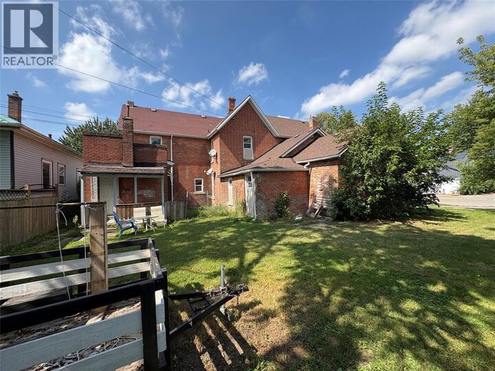Property Photo:  50 Lorne Avenue  ON N7M 1R9 