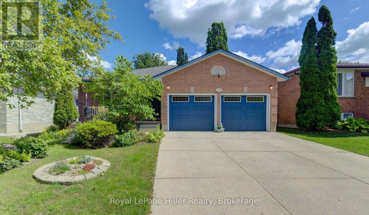 Property Photo:  15 McQueen Court  ON N4Z 1H5 