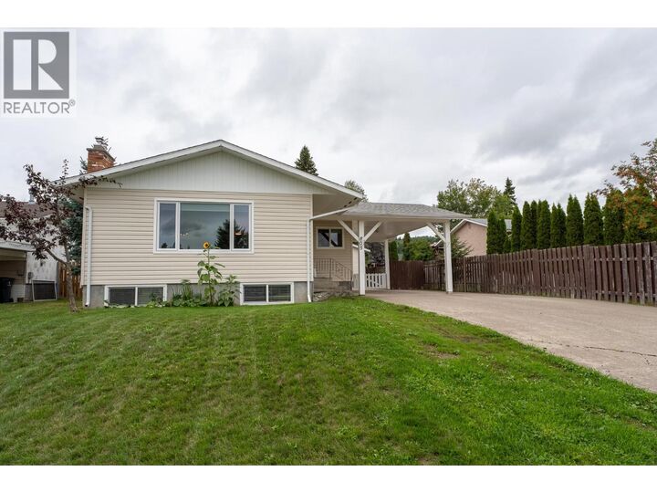 Property Photo:  805 Faulkner Crescent  BC V2M 5E1 