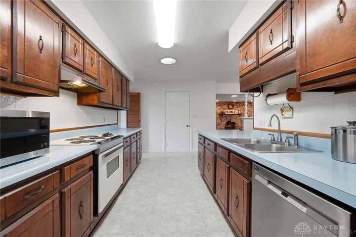 Property Photo: 110 Fairway Drive OH 45066