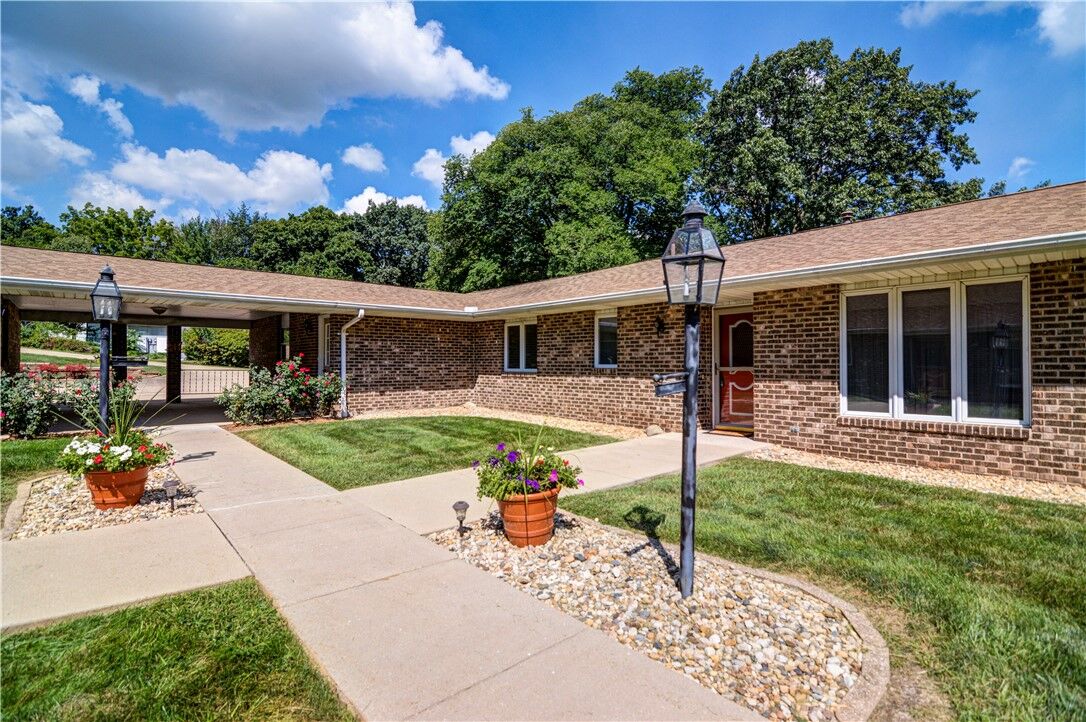 Property Photo:  48 Sadowski Court  IL 62521 