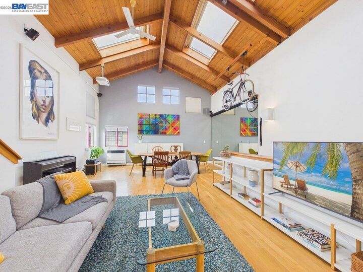 Property Photo:  2932 Filbert St 2  CA 94608 