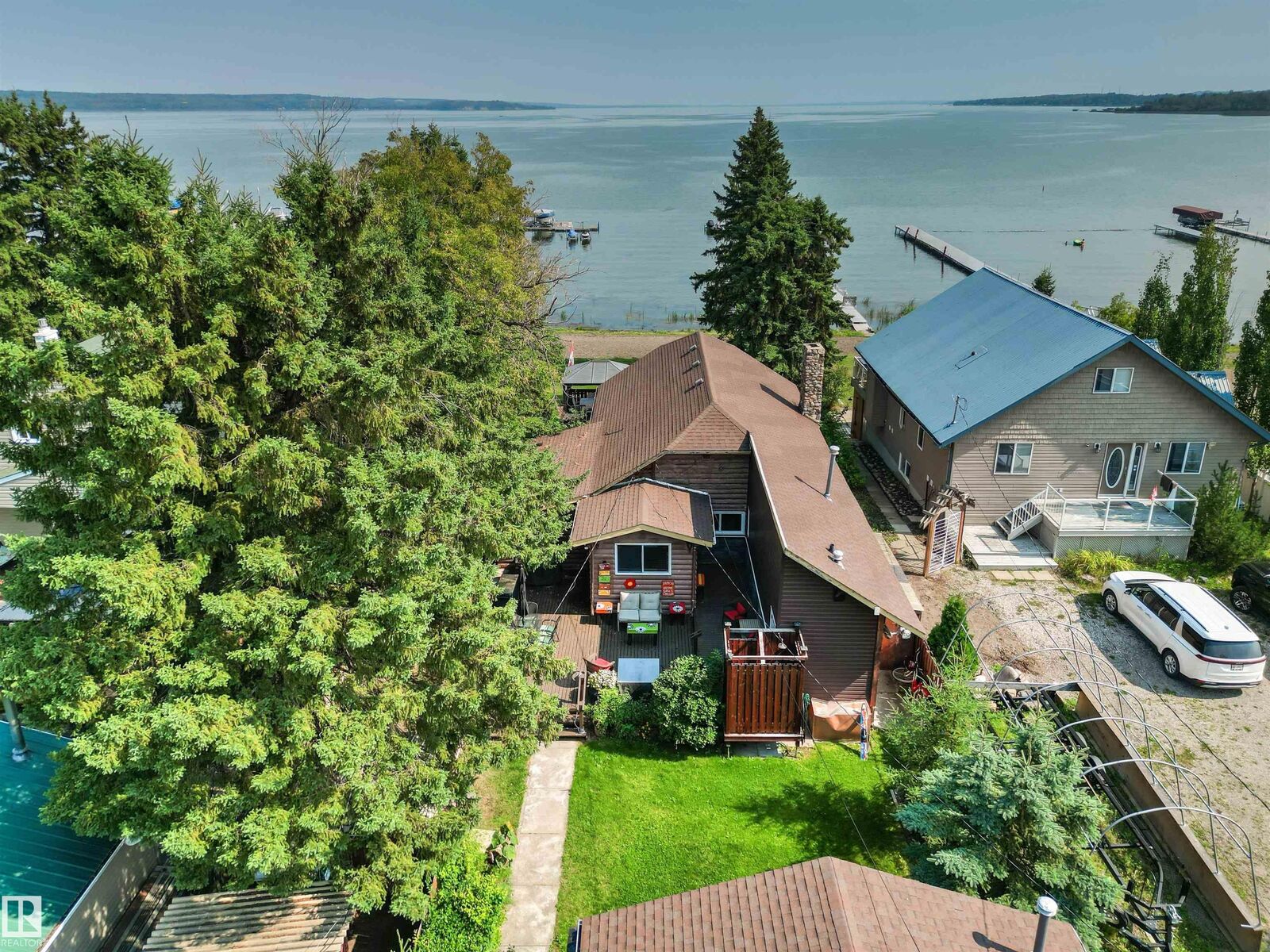 Property Photo:  425 1 Avenue  AB T0E 2B0 