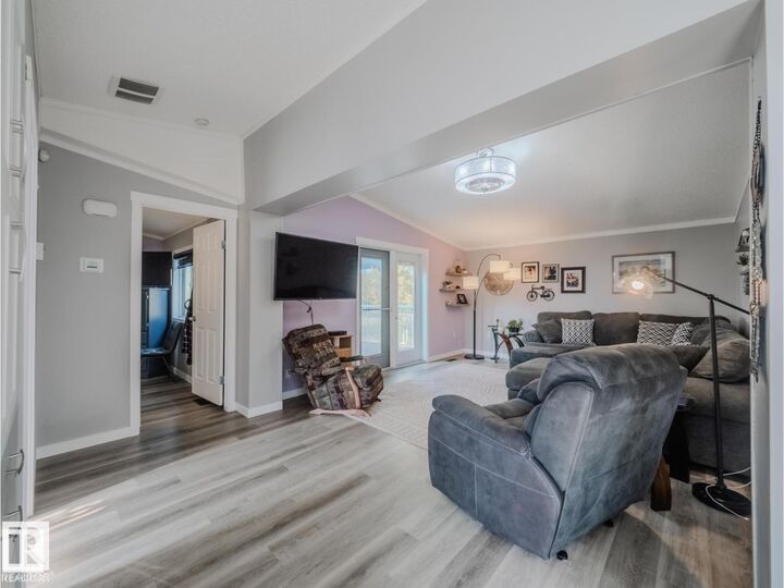 Property Photo:  B 23021 Twp Road 502  AB T0B 3M1 