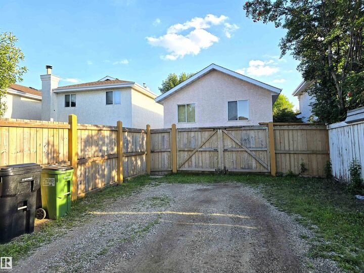 Property Photo:  176 River Point(E) NW  AB T5A 4Y5 