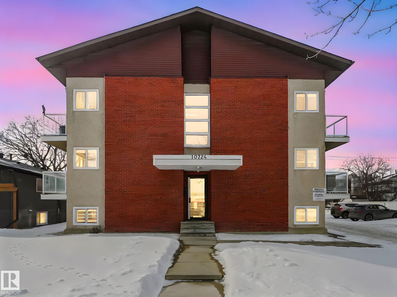 Property Photo:  10724 115 Street NW 9  AB T5H 3K9 
